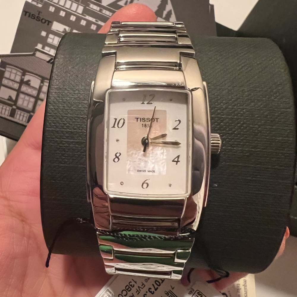 Tissot T 10 women’s watch - beautiful NEW